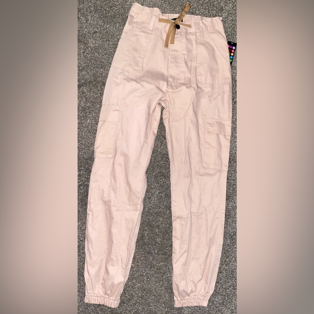 Peach/ tan pants 
Fits like a small